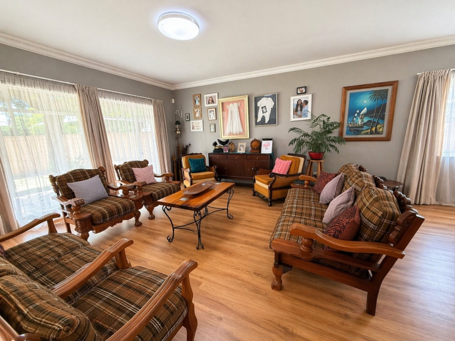 3 Bedroom Property for Sale in Langenhovenpark Free State